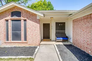 636 Cumberland Dr, Burleson, TX 76028 - Photo 1