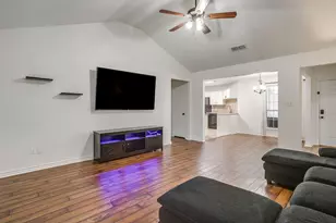 636 Cumberland Dr, Burleson, TX 76028 - Photo 11