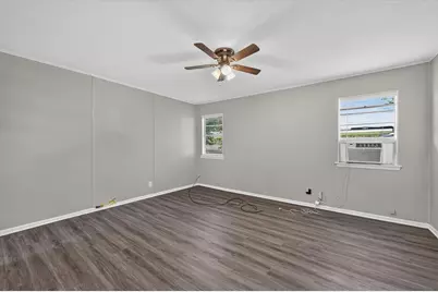 208 D Street, Whitesboro, TX 76273 - Photo 11