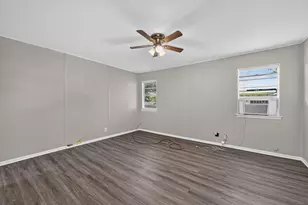 208 D St, Whitesboro, TX 76273 - Photo 11