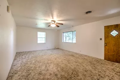 403 S Broadway Street, Collinsville, TX 76233 - Photo 9