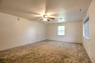 403 S Broadway Street, Collinsville, TX 76233 - Photo 7