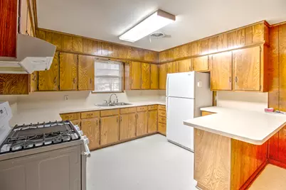 403 S Broadway Street, Collinsville, TX 76233 - Photo 11