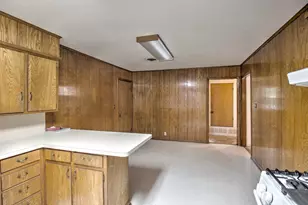 403 S Broadway St, Collinsville, TX 76233 - Photo 13