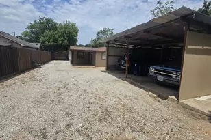 2212 Harris Ln, Haltom City, TX 76117 - Photo 19