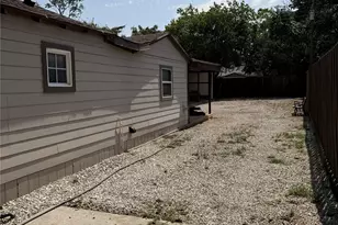 2212 Harris Ln, Haltom City, TX 76117 - Photo 21