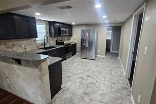 2212 Harris Ln, Haltom City, TX 76117 - Photo 7
