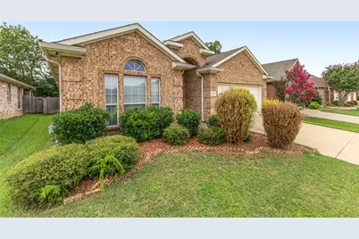 2208 Priscella Drive, Fort Worth, TX 76131 - Photo 3