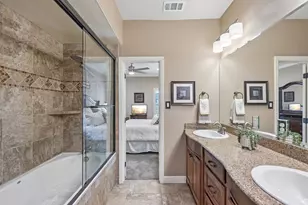 401 E Pearl St, Granbury, TX 76048 - Photo 25