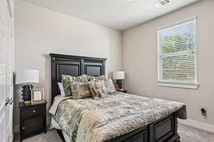 322 Templeton Dr, Fort Worth, TX 76107 - Photo 17