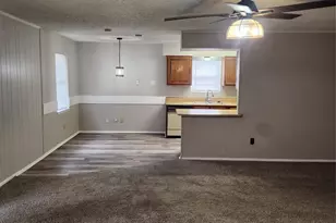 12419 Sparrow Ct, Balch Springs, TX 75180 - Photo 7