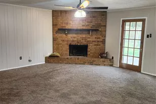 12419 Sparrow Ct, Balch Springs, TX 75180 - Photo 5