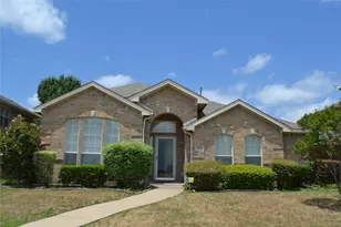 1013 Clear Creek Dr, Mesquite, TX 75181 - Photo 1
