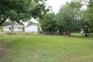 311 E Willow Ln, Princeton, TX 75407 - Photo 9
