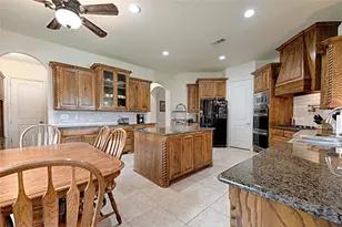 415 Breezeway Ct, Cedar Hill, TX 75104 - Photo 9