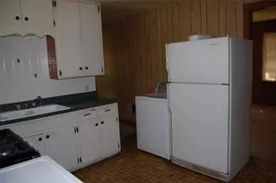141 Ragland St, Graham, TX 76450 - Photo 9