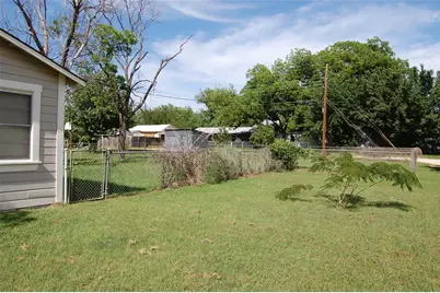 141 Ragland Street, Graham, TX 76450 - Photo 3