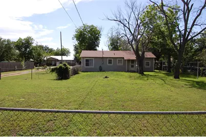 141 Ragland Street, Graham, TX 76450 - Photo 15