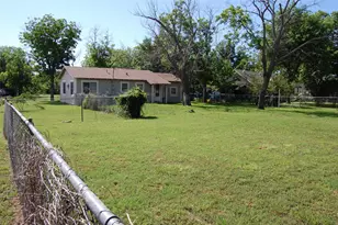 141 Ragland St, Graham, TX 76450 - Photo 13