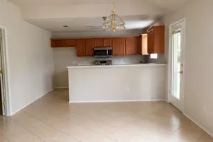 307 Dimes St, Arlington, TX 76002 - Photo 5