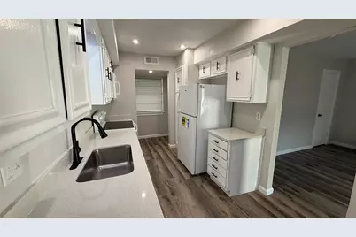 1723 E Grauwyler Road #122, Irving, TX 75061 - Photo 5