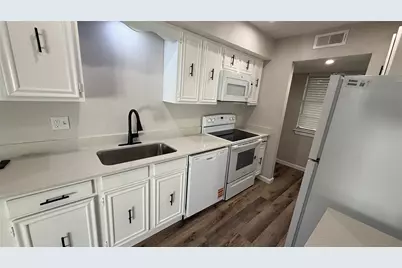1723 E Grauwyler Road #122, Irving, TX 75061 - Photo 3