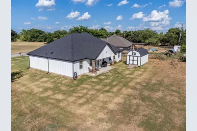 209 Lanai Drive, Runaway Bay, TX 76426 - Photo 5