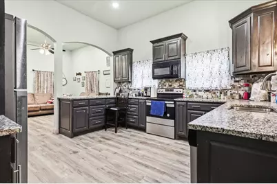 206 N Wood Street, Cleburne, TX 76033 - Photo 7