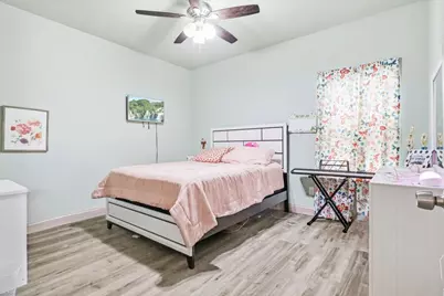 206 N Wood Street, Cleburne, TX 76033 - Photo 13