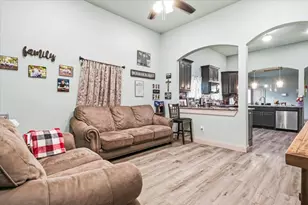 206 N Wood St, Cleburne, TX 76033 - Photo 3