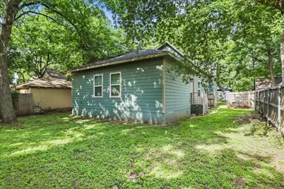 206 N Wood Street, Cleburne, TX 76033 - Photo 21