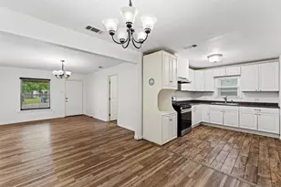 1924 Connally St, Waco, TX 76711 - Photo 3