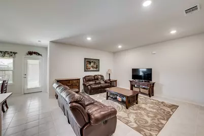 809 Meadow Wood Lane, Princeton, TX 75407 - Photo 5