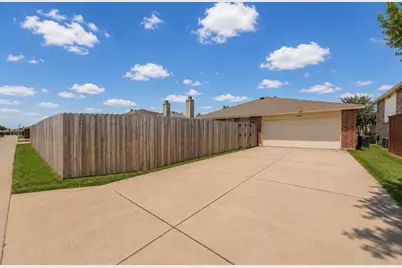 3015 Goldenrod Drive, Lancaster, TX 75134 - Photo 33