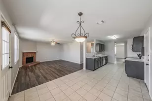 3015 Goldenrod Dr, Lancaster, TX 75134 - Photo 13