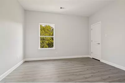 512 Phinney Avenue, Cockrell Hill, TX 75211 - Photo 13