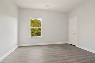 512 Phinney Ave, Cockrell Hill, TX 75211 - Photo 13