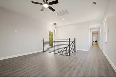 512 Phinney Avenue, Cockrell Hill, TX 75211 - Photo 11