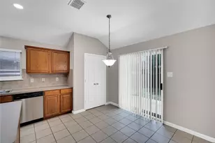 2135 Fair Weather Dr, Lancaster, TX 75146 - Photo 3