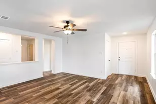 911 Hems Ln, Arlington, TX 76001 - Photo 3