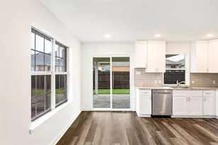 911 Hems Ln, Arlington, TX 76001 - Photo 5