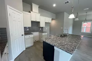 1019 E Hattie St, Fort Worth, TX 76104 - Photo 15