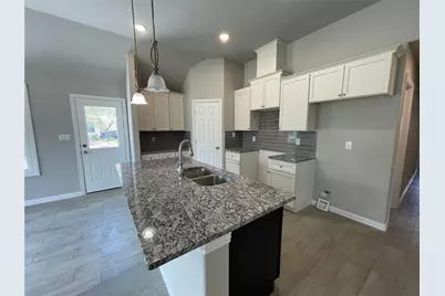 1019 E Hattie Street, Fort Worth, TX 76104 - Photo 13