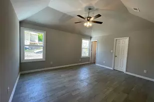 1019 E Hattie St, Fort Worth, TX 76104 - Photo 19