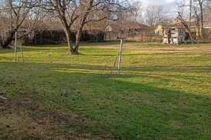 505 W 1st St, Ferris, TX 75125 - Photo 3