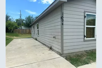 1504 Avenue D, Fort Worth, TX 76104 - Photo 3