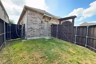 302 Julia Ln, Euless, TX 76040 - Photo 33