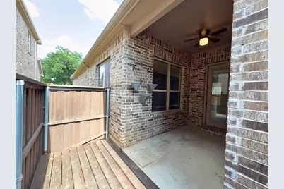 302 Julia Lane, Euless, TX 76040 - Photo 31
