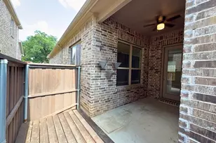 302 Julia Ln, Euless, TX 76040 - Photo 31