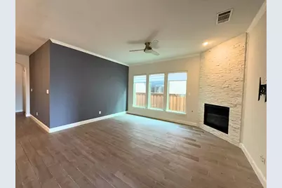 302 Julia Lane, Euless, TX 76040 - Photo 5